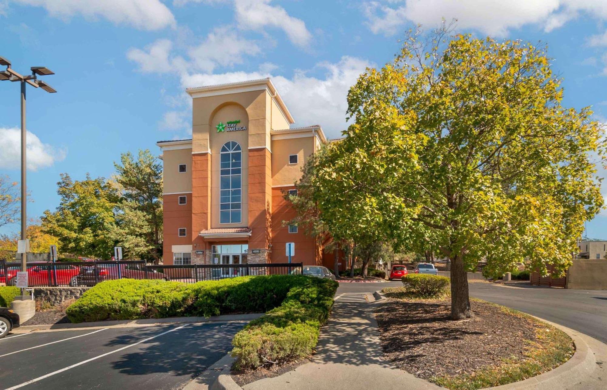 Extended Stay America Suites - Kansas City - Country Club Plaza Exterior photo