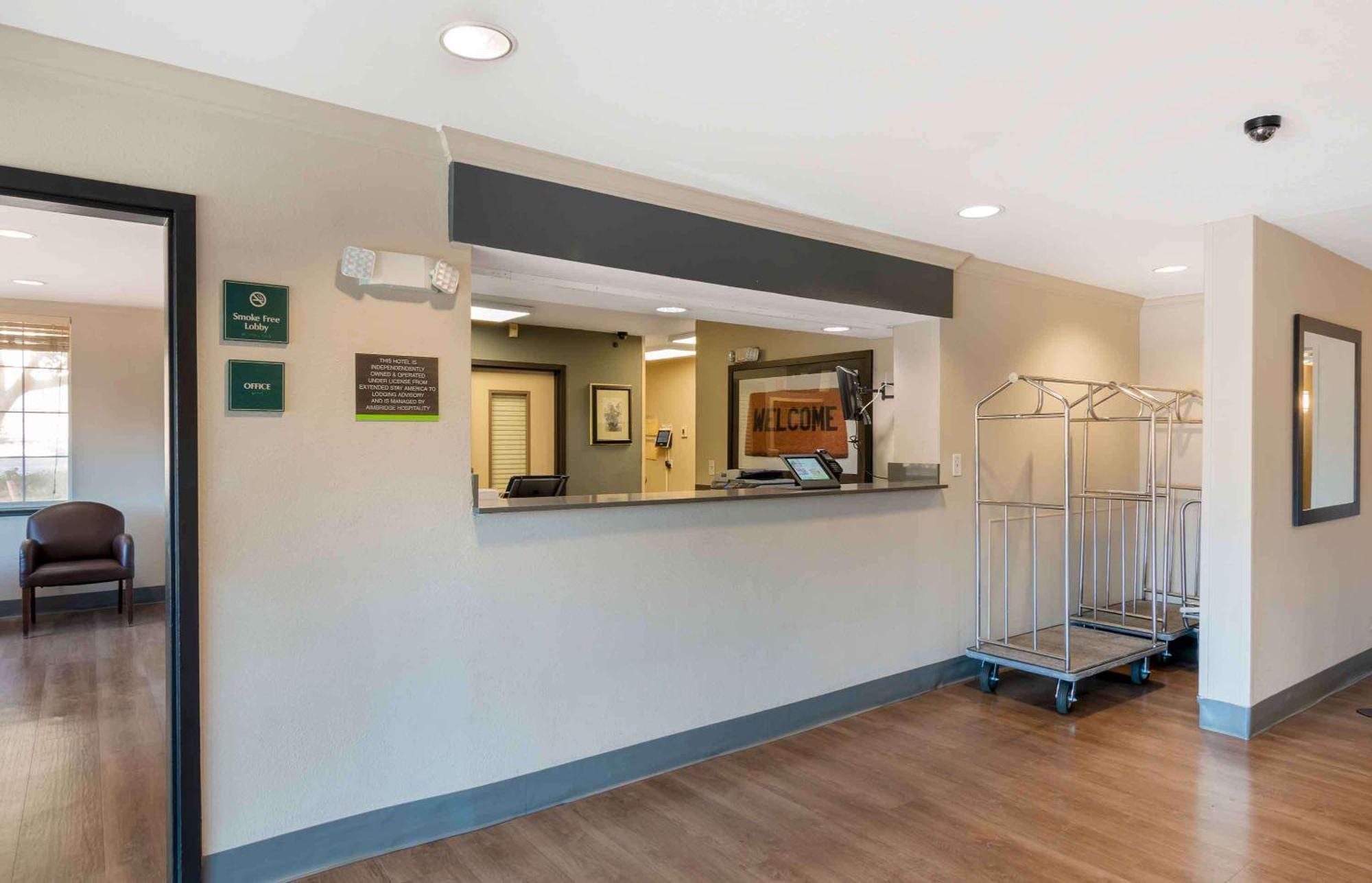 Extended Stay America Suites - Kansas City - Country Club Plaza Exterior photo
