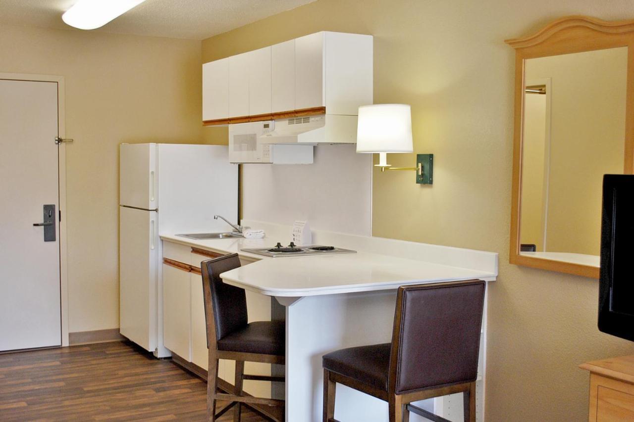 Extended Stay America Suites - Kansas City - Country Club Plaza Exterior photo
