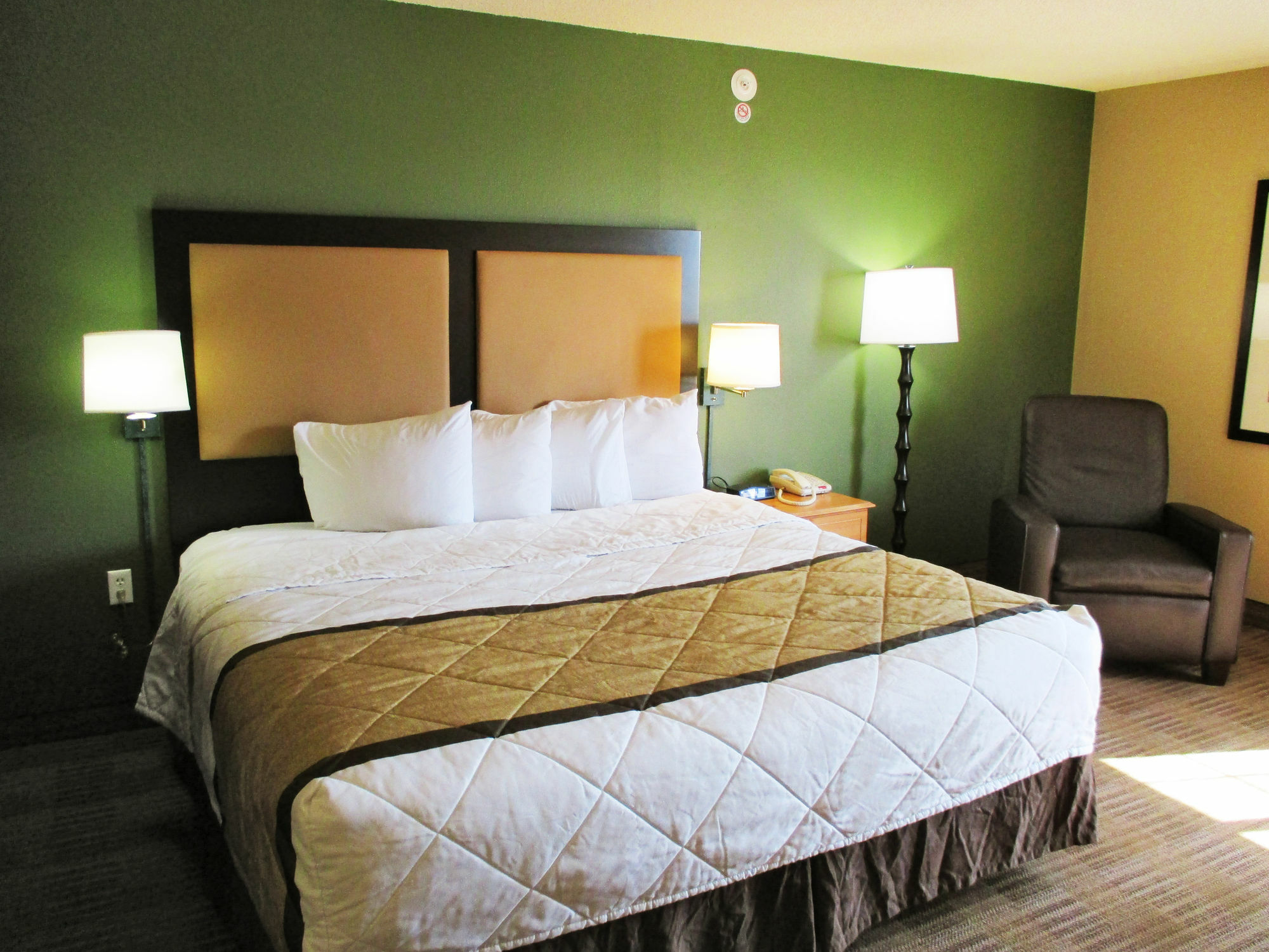 Extended Stay America Suites - Kansas City - Country Club Plaza Exterior photo